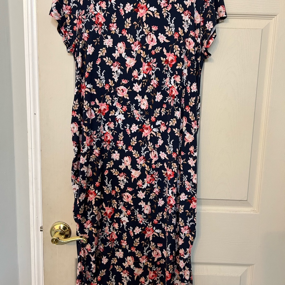Time and Tru. XL 16-18. Ruched sides. Navy dress with flowers. Some fading.